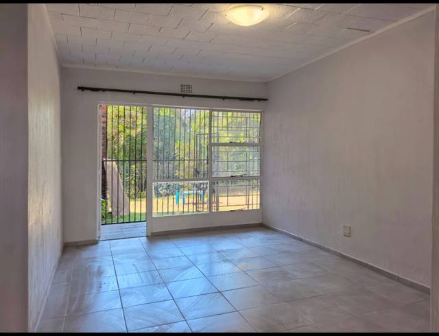 3 BEDROOM APARTMENT FOR SALE IN WINDSOR WEST